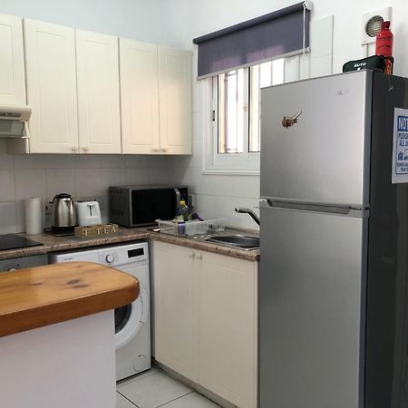 Stylish 1 Bedroom Apartment In Limnaria Gardens Paphos Esterno foto