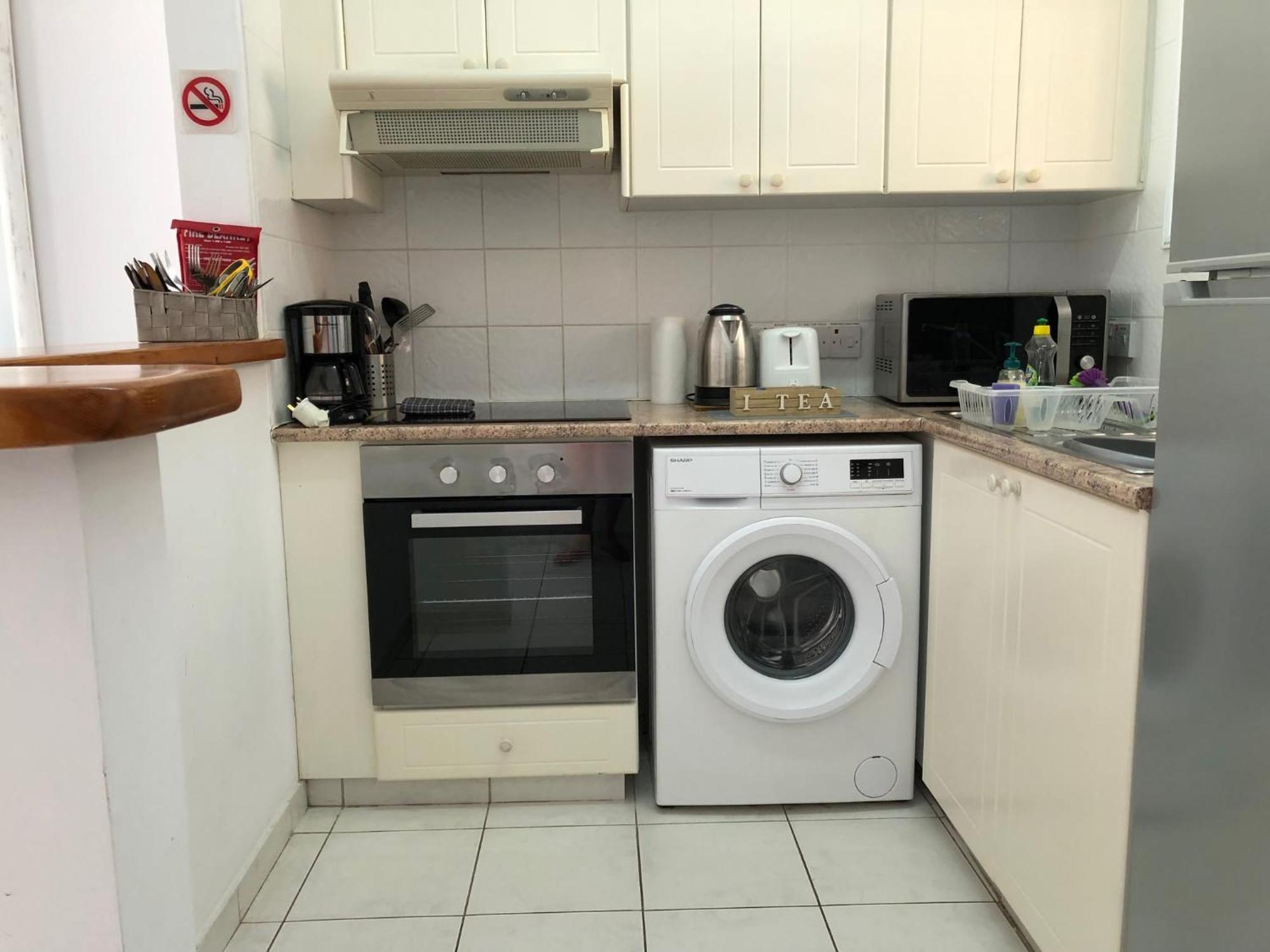 Stylish 1 Bedroom Apartment In Limnaria Gardens Paphos Esterno foto