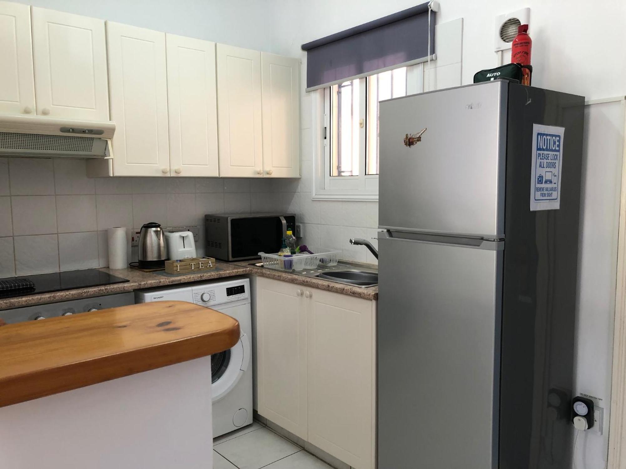 Stylish 1 Bedroom Apartment In Limnaria Gardens Paphos Esterno foto