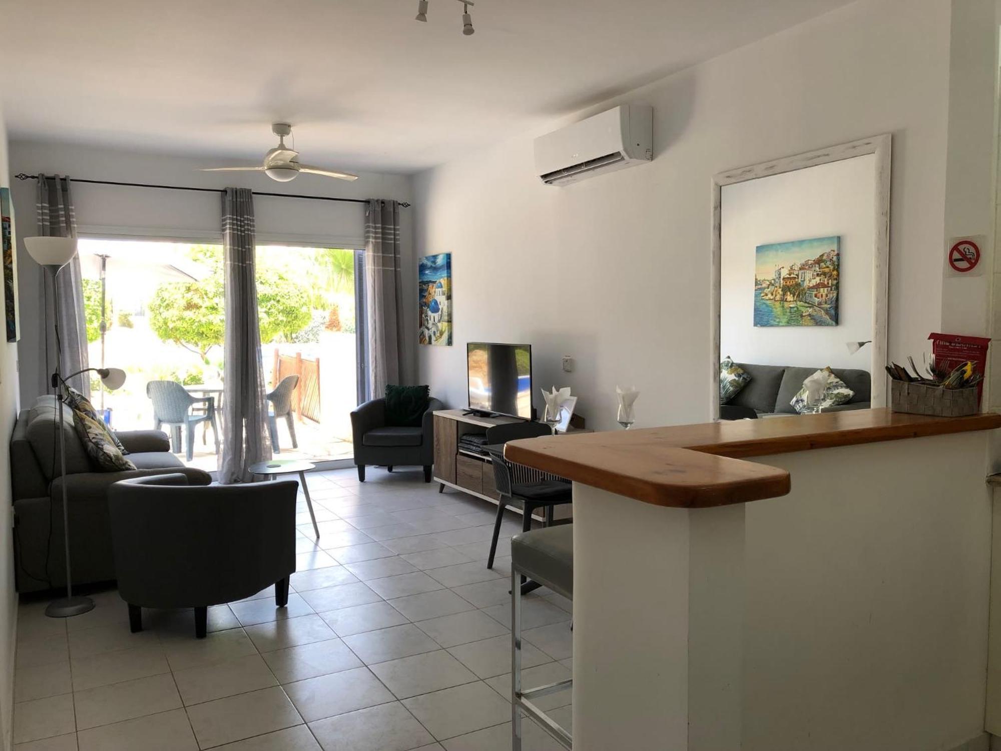 Stylish 1 Bedroom Apartment In Limnaria Gardens Paphos Esterno foto