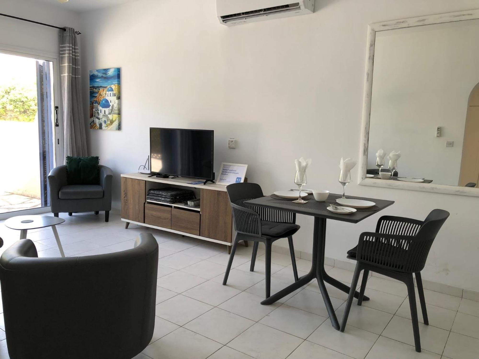 Stylish 1 Bedroom Apartment In Limnaria Gardens Paphos Esterno foto