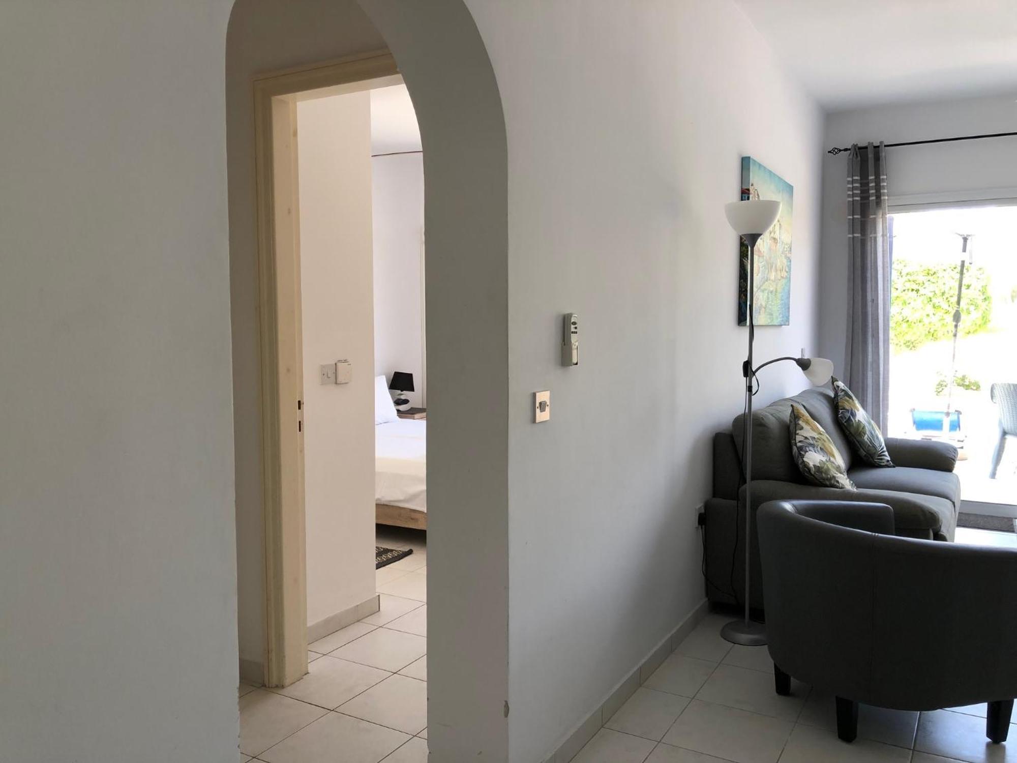 Stylish 1 Bedroom Apartment In Limnaria Gardens Paphos Esterno foto