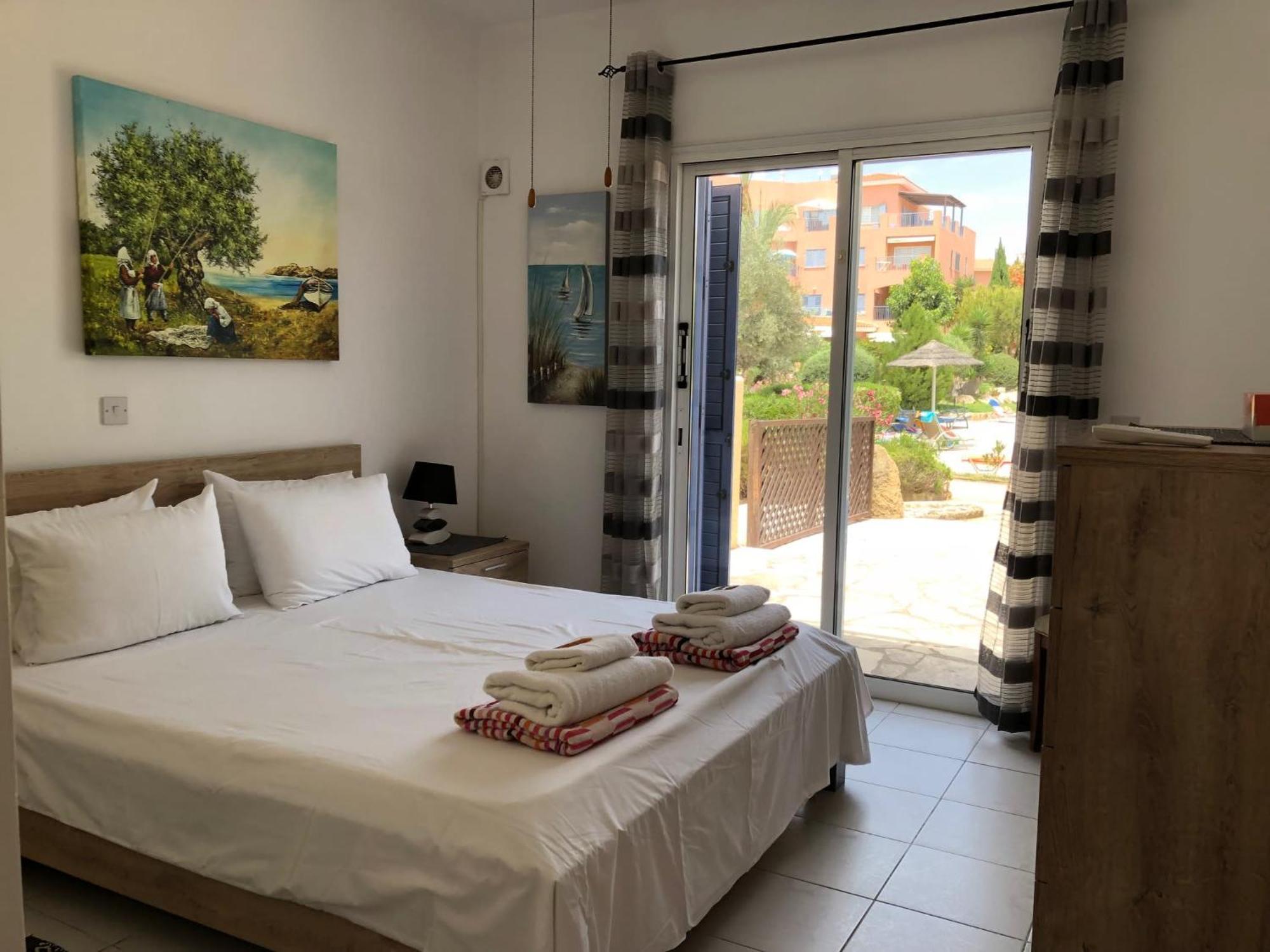 Stylish 1 Bedroom Apartment In Limnaria Gardens Paphos Esterno foto