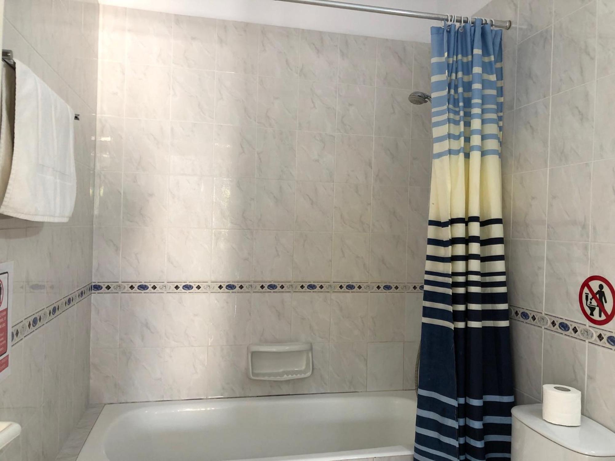 Stylish 1 Bedroom Apartment In Limnaria Gardens Paphos Esterno foto