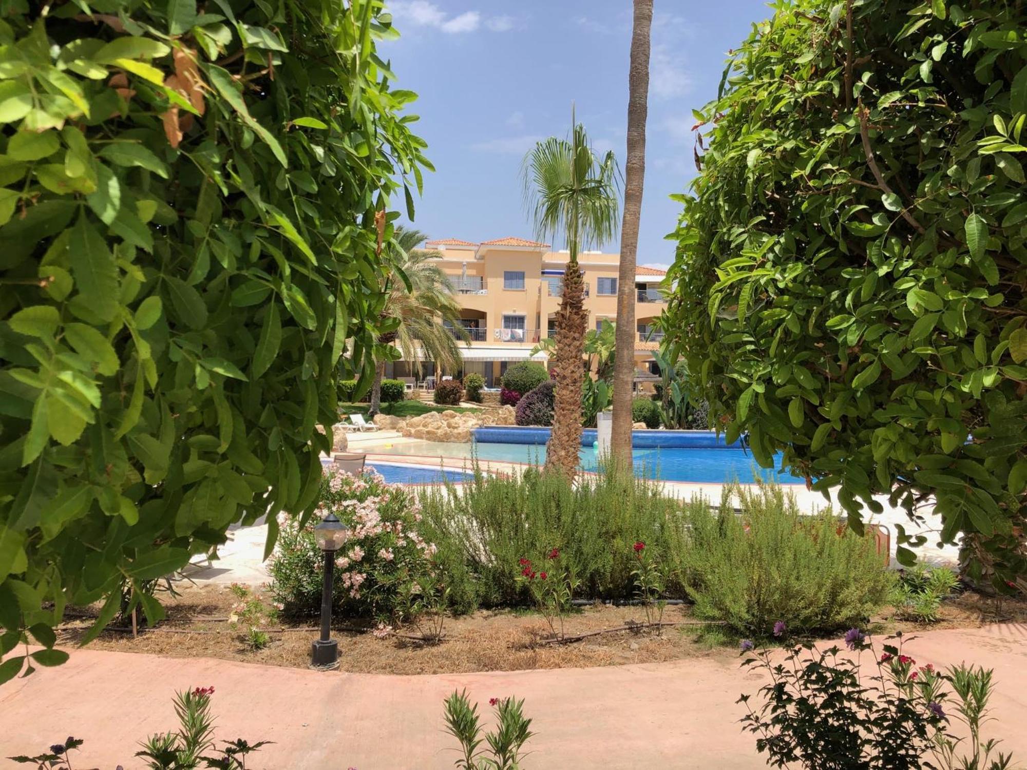 Stylish 1 Bedroom Apartment In Limnaria Gardens Paphos Esterno foto