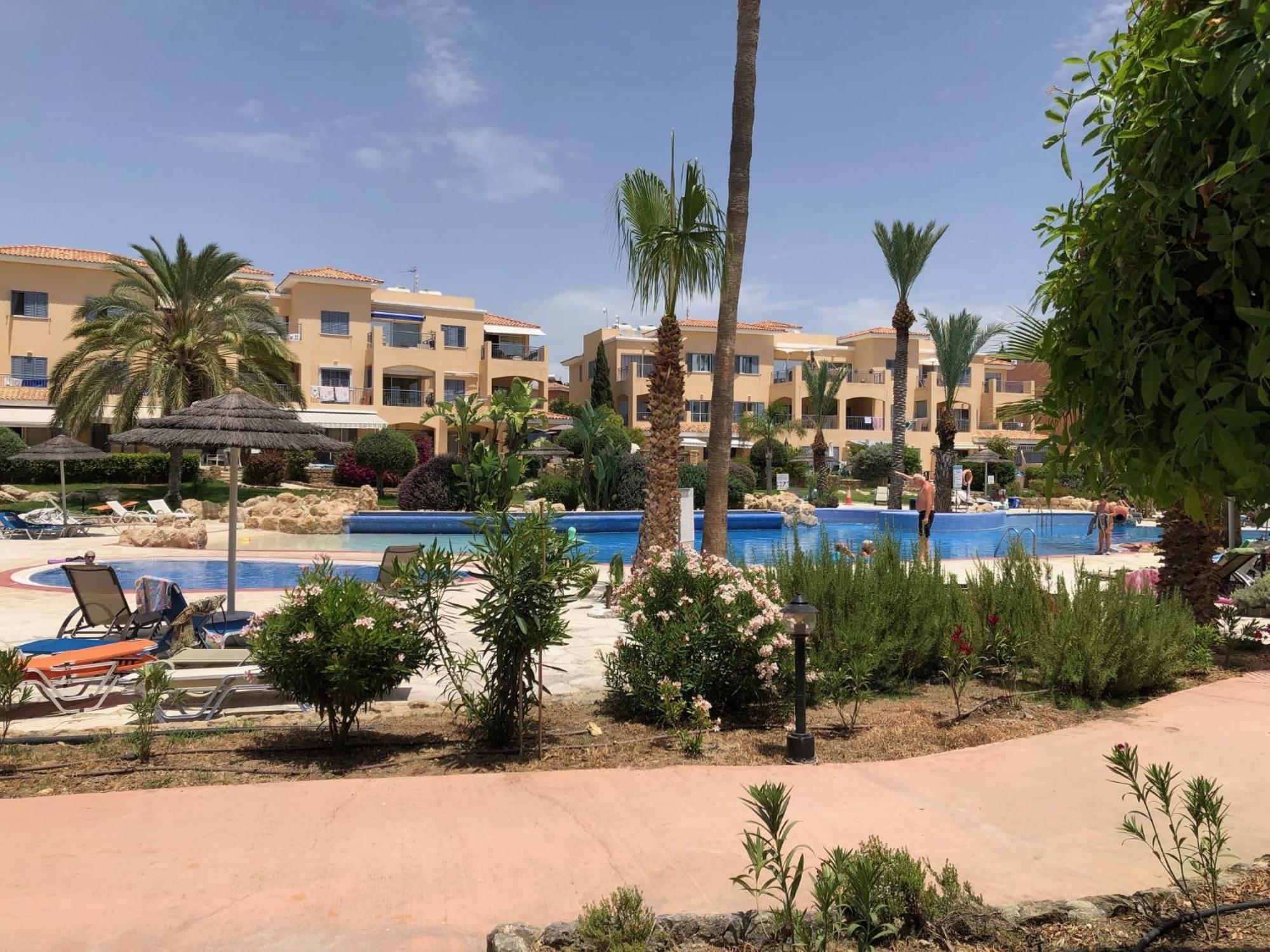 Stylish 1 Bedroom Apartment In Limnaria Gardens Paphos Esterno foto